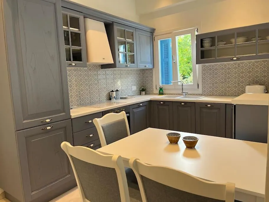 Apartment Casa Blue Flower - Bright & Breezy Home Fiskardo